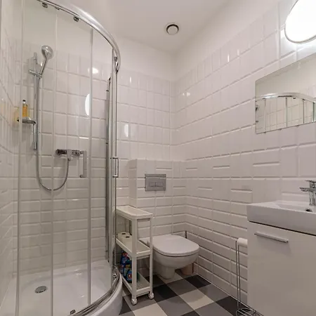 Rentplanet - Na Grobli Apartment